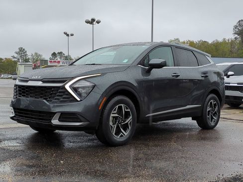 Certified 2023 Kia Sportage LX AWD/4WD image 2