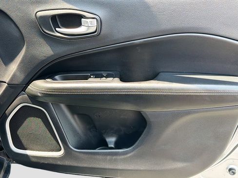 Used 2018 Jeep Compass Sport FWD image 28