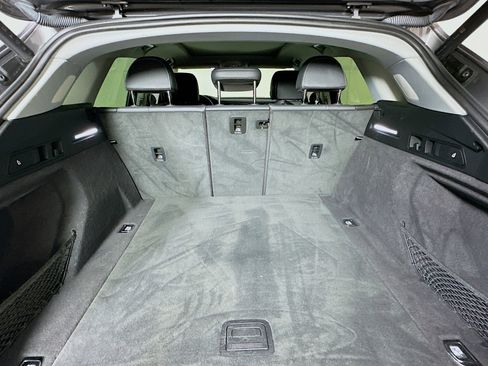 Used 2021 Audi e-tron Premium Plus w/ Premium Plus Package image 31