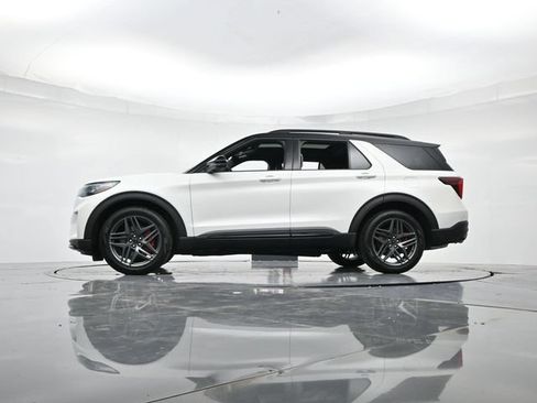 Used 2025 Ford Explorer ST w/ Sun And Sound Package AWD/4WD image 46