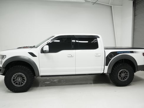 Used 2019 Ford F150 Raptor w/ Equipment Group 802A Luxury AWD/4WD image 6