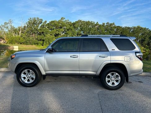 Used 2024 Toyota 4Runner SR5 Premium w/ Moonroof Package RWD image 3