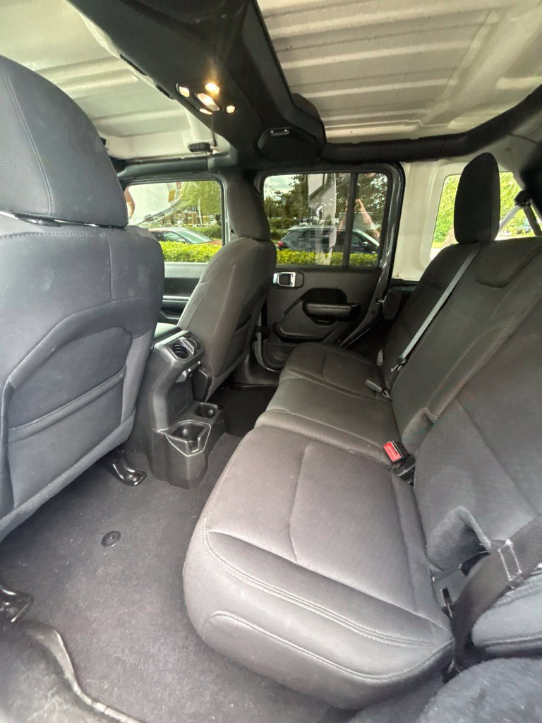 Used 2022 Jeep Wrangler Unlimited Sport AWD/4WD image 17