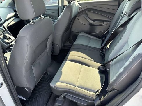 Used 2016 Ford Escape SE w/ Equipment Group 201A FWD image 12