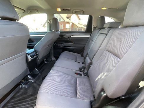 Used 2018 Toyota Highlander LE image 20