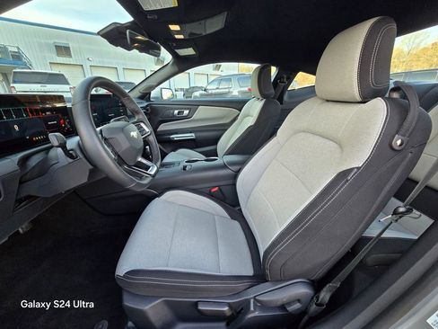 Used 2024 Ford Mustang Coupe RWD image 8