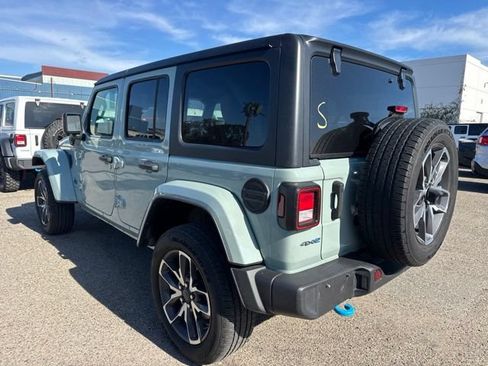Used 2024 Jeep Wrangler Unlimited w/ Convenience Group AWD/4WD image 7