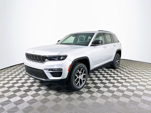 New 2025 Jeep Grand Cherokee Limited image 4