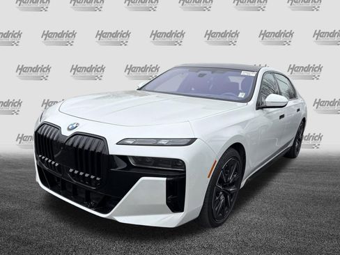 Used 2023 BMW 760i xDrive w/ Executive Package image 8