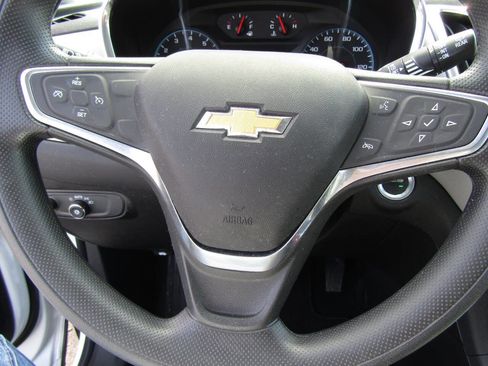 Used 2019 Chevrolet Equinox LS image 13