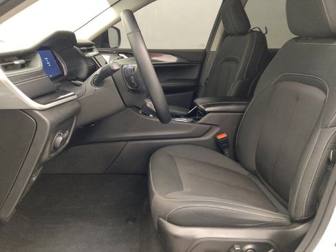 Used 2022 Jeep Grand Cherokee L Laredo w/ Luxury Tech Group I image 17