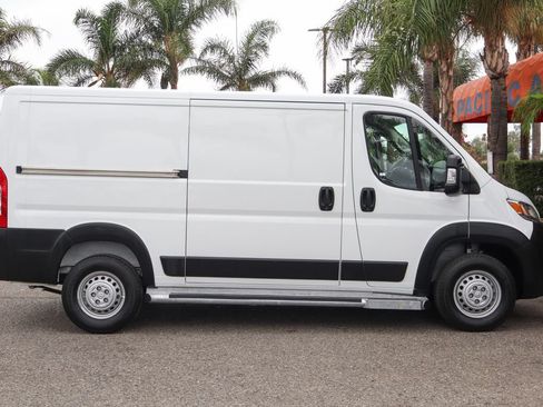 Used 2025 RAM ProMaster 2500 w/ U-Haul Equipment Group FWD image 10