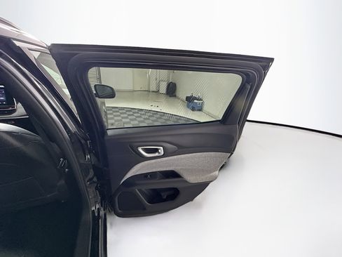 Used 2025 Jeep Compass Latitude image 28