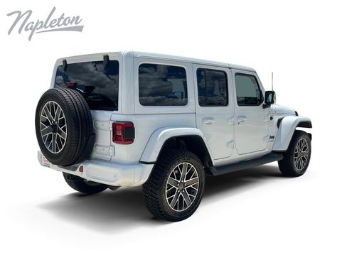 Used 2022 Jeep Wrangler Unlimited Sahara AWD/4WD image 5