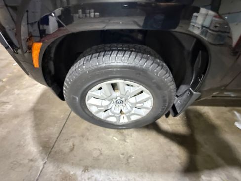 Used 2022 Nissan Frontier SV image 26