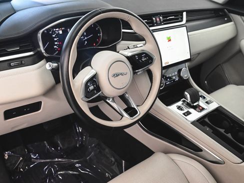 Used 2022 Jaguar F-PACE S image 15