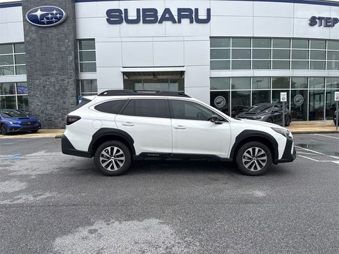 Certified 2025 Subaru Outback Premium image 8