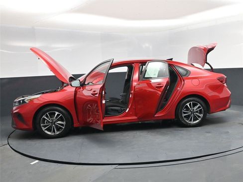 Used 2024 Kia Forte LXS image 20