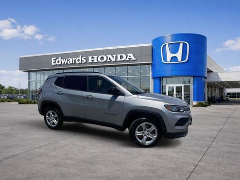 Used 2024 Jeep Compass Latitude AWD/4WD image 1