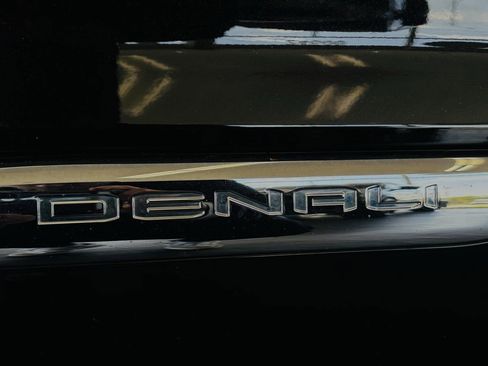 Used 2022 GMC Acadia Denali AWD/4WD image 8