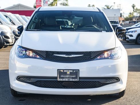 New 2026 Chrysler Voyager LX image 2