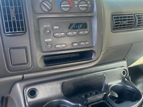 Used 2001 GMC Savana 2500 image 13