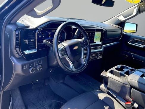 Used 2023 Chevrolet Silverado 1500 LT AWD/4WD image 12