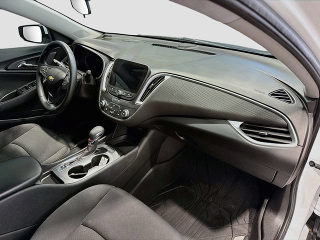 Used 2023 Chevrolet Malibu RS FWD image 25