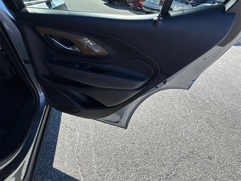 Used 2020 GMC Terrain SLE w/ Driver Convenience Package image 16