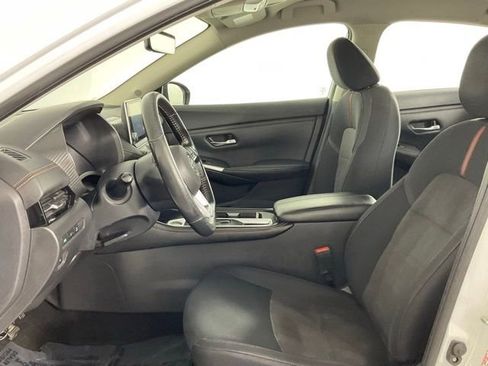 Used 2022 Nissan Sentra SR w/ Electronics Package FWD image 10