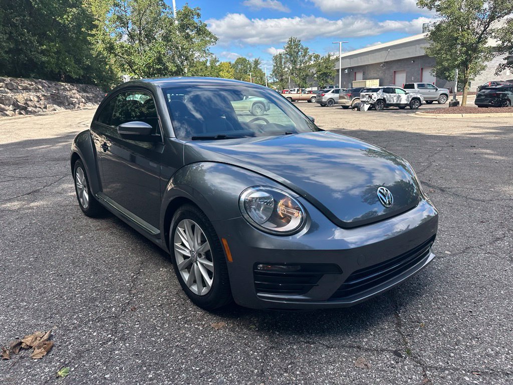 Used 2018 Volkswagen Beetle 2.0T S FWD image 7