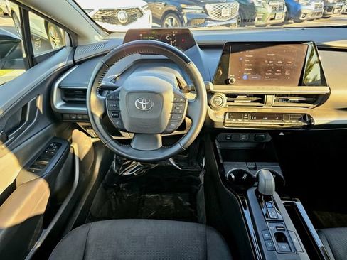 Used 2023 Toyota Prius LE FWD image 31