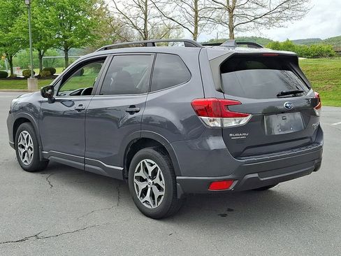 Used 2020 Subaru Forester Premium AWD/4WD image 7