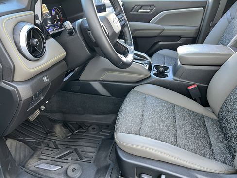 Used 2024 Chevrolet Colorado ZR2 w/ Technology Package AWD/4WD image 14
