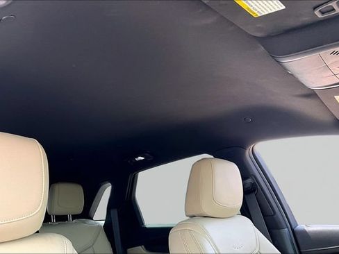 Used 2017 Cadillac XT5 FWD image 17