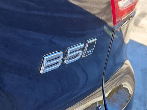 Used 2025 Volvo XC40 B5 Plus w/ Protection Package Premier image 5
