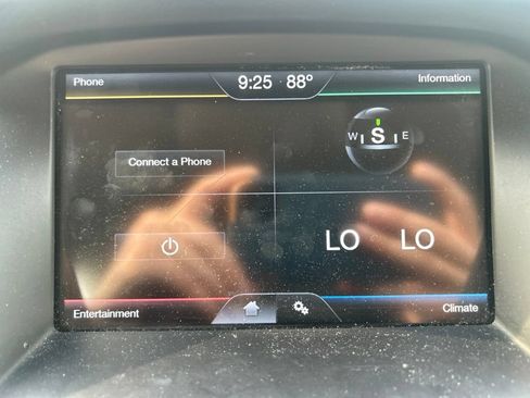 Used 2012 Ford Focus Titanium FWD image 24