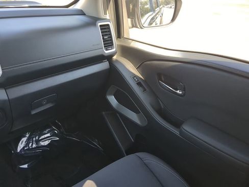 Certified 2024 Nissan Frontier SV w/ SV Convenience Package image 17