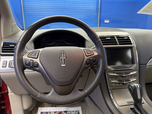 Used 2012 Lincoln MKX FWD image 14