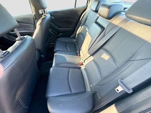 Used 2018 MAZDA MAZDA3 Grand Touring image 26