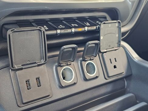 Used 2018 Chevrolet Silverado 3500 LTZ AWD/4WD image 35