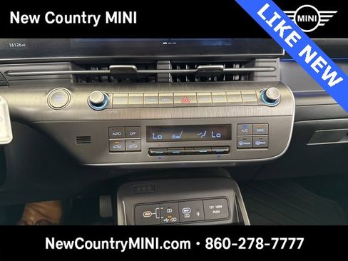 Used 2024 Hyundai Kona Limited image 33