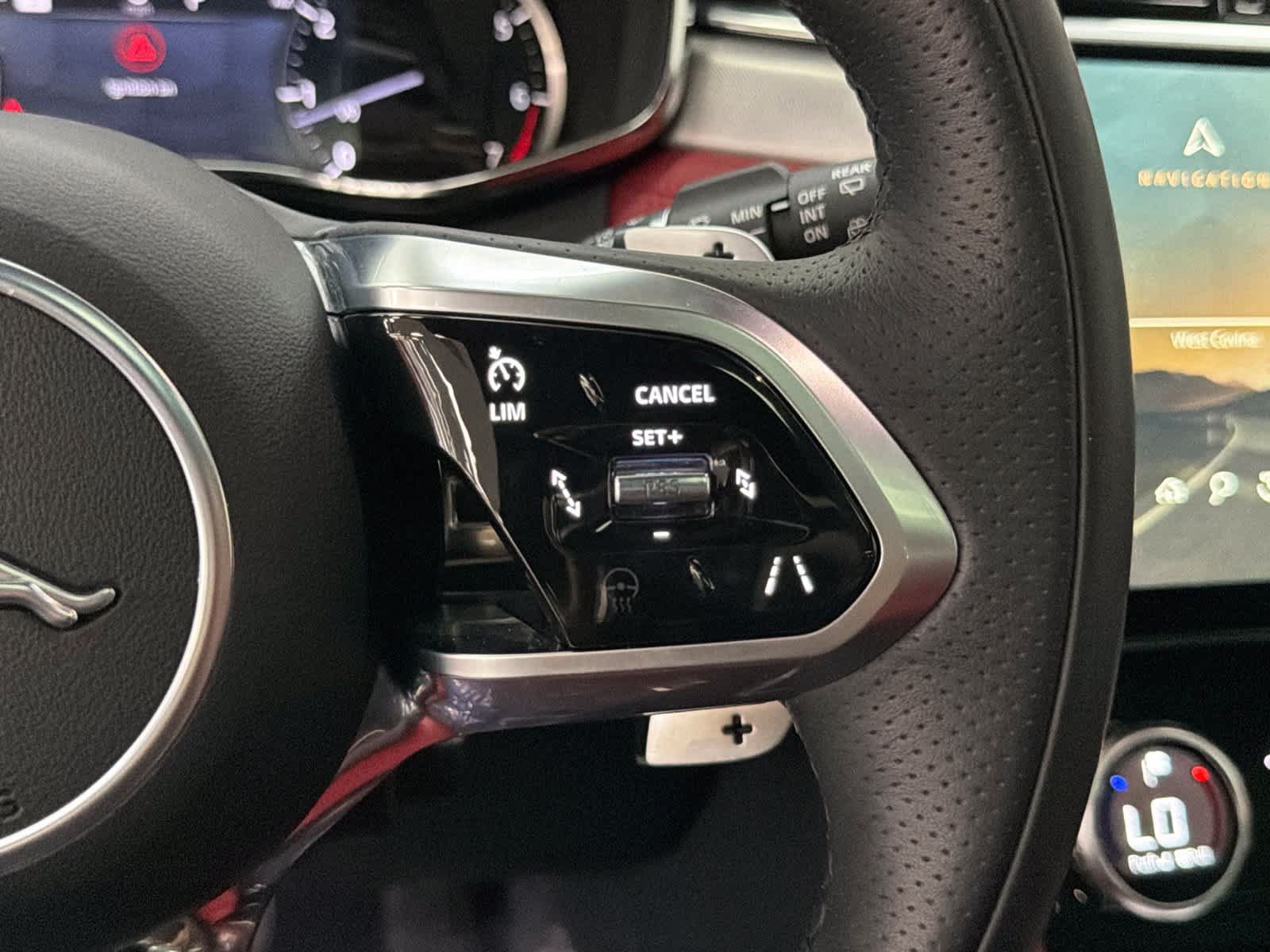 Used 2023 Jaguar F-PACE R-Dynamic S AWD/4WD image 29