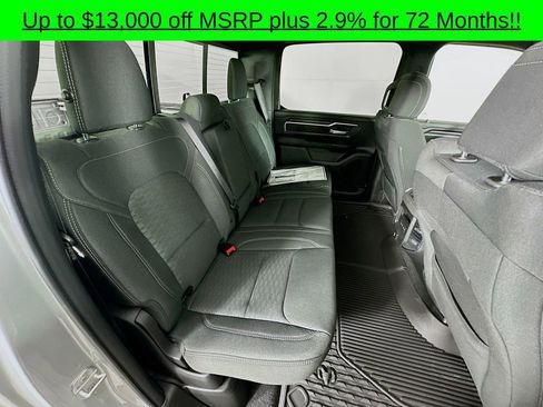 New 2026 RAM 1500 4x4 Crew Cab image 32