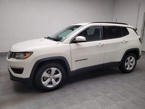Used 2018 Jeep Compass Latitude w/ Popular Equipment Group FWD image 2