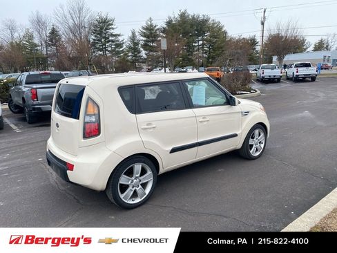 Used 2011 Kia Soul ! image 3