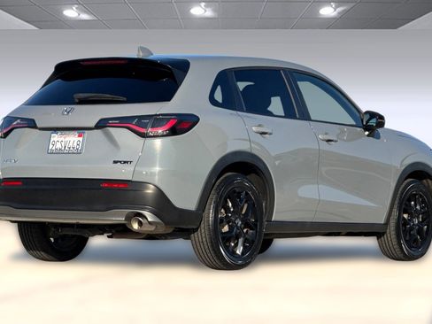 Used 2023 Honda HR-V Sport image 3