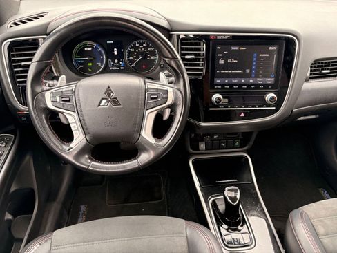 Used 2022 Mitsubishi Outlander LE image 23