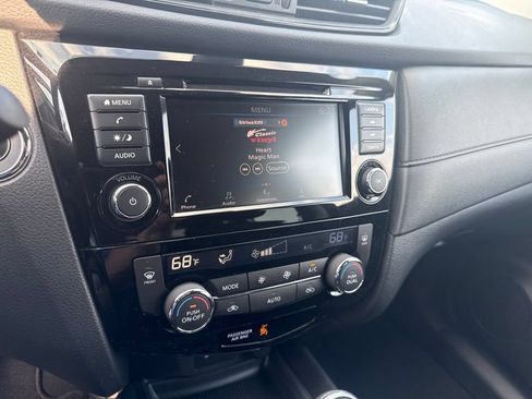 Used 2020 Nissan Rogue SV AWD/4WD image 13