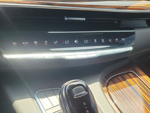 Used 2023 Cadillac Escalade Premium Luxury image 28